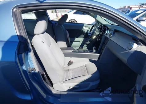 2007 Ford Mustang Gt Deluxe/Gt Premium from USA, damaged, VIN 1ZVHT82H575241056